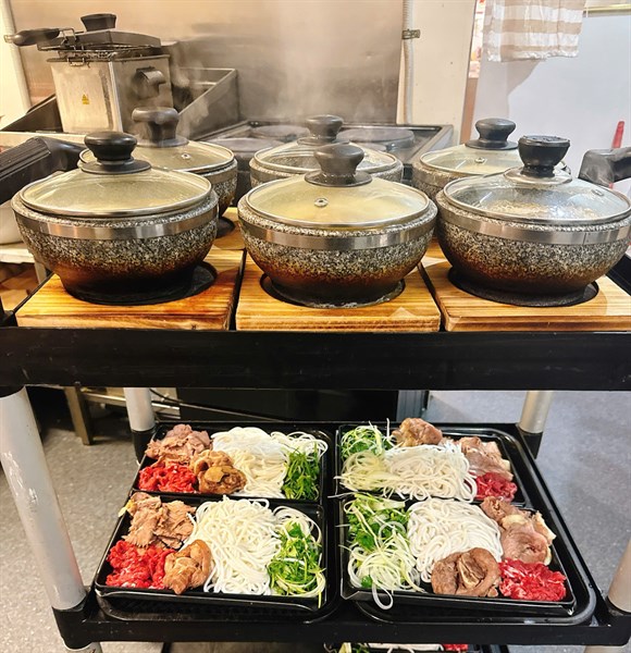 BÚN BÒ HUẾ BÁT ĐÁ (STONE BOWL PORK BEEF NOOLE)